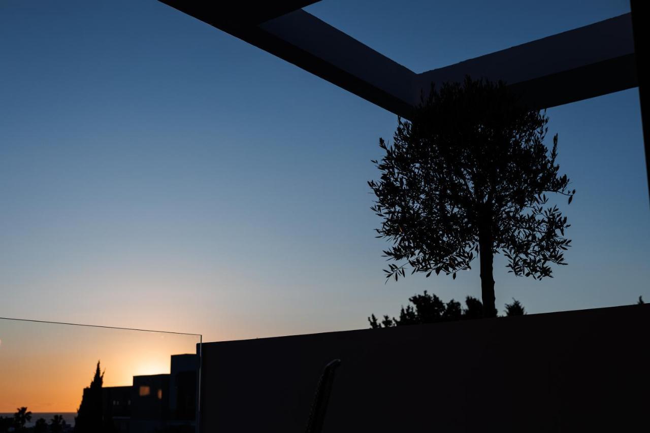 Regency Boutique Hotel Holiday Suites Paphos Bagian luar foto