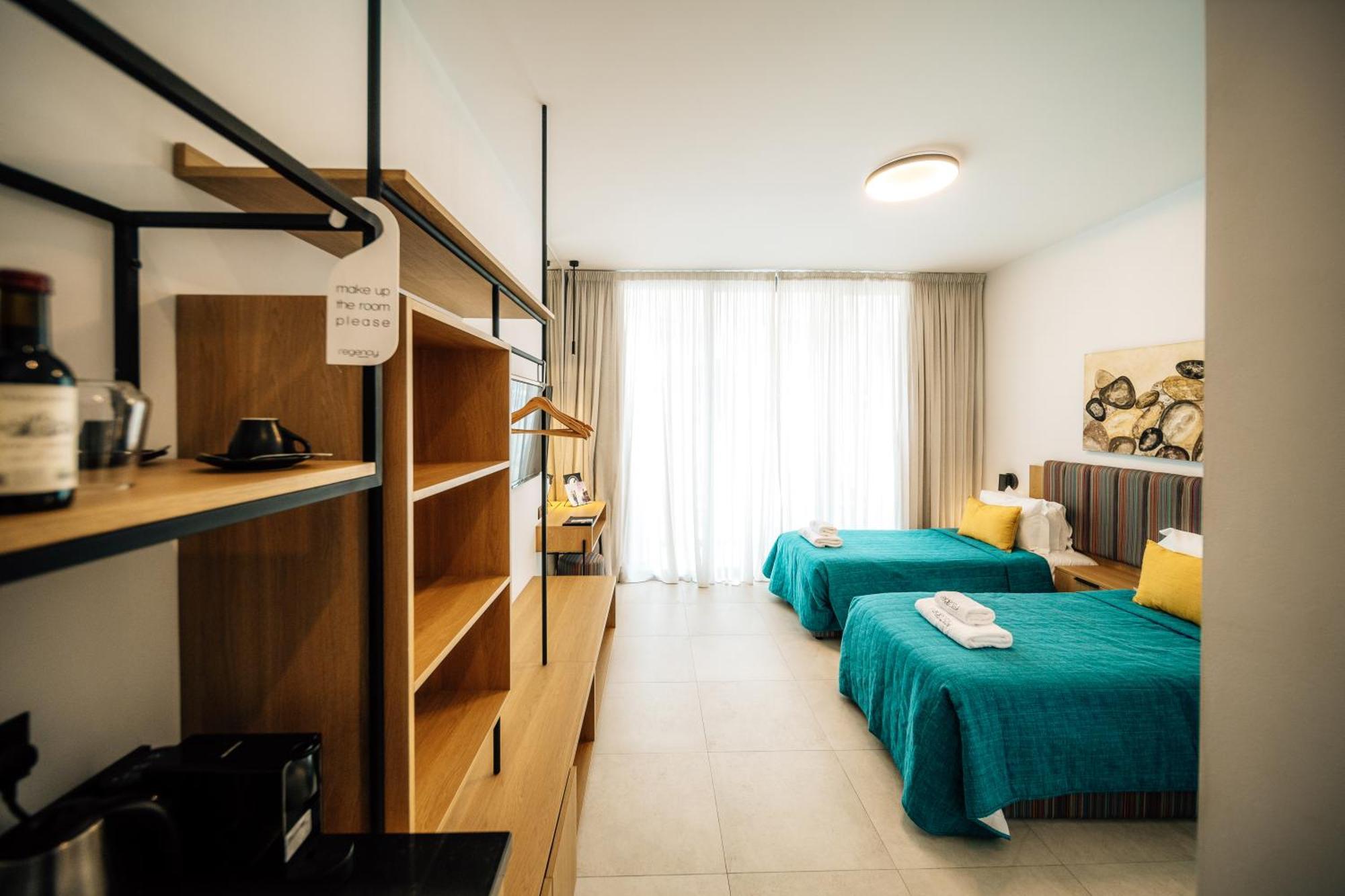Regency Boutique Hotel Holiday Suites Paphos Ruang foto